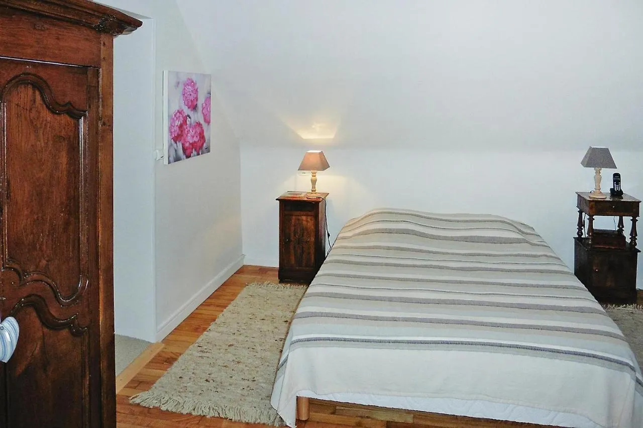 Charming Holiday Home With Sea View, Plougasnou Saint-Jean-du-Doigt