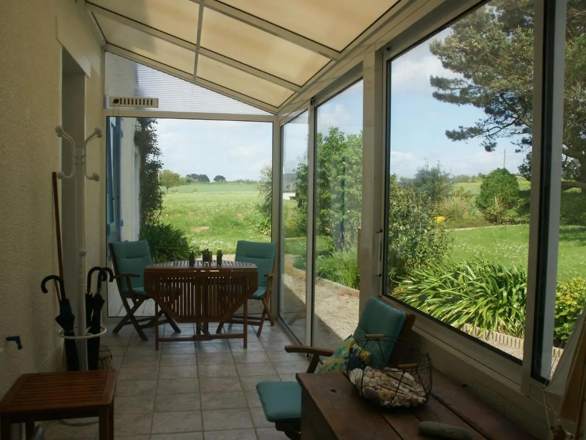 Charming Holiday Home With Sea View, Plougasnou Saint-Jean-du-Doigt